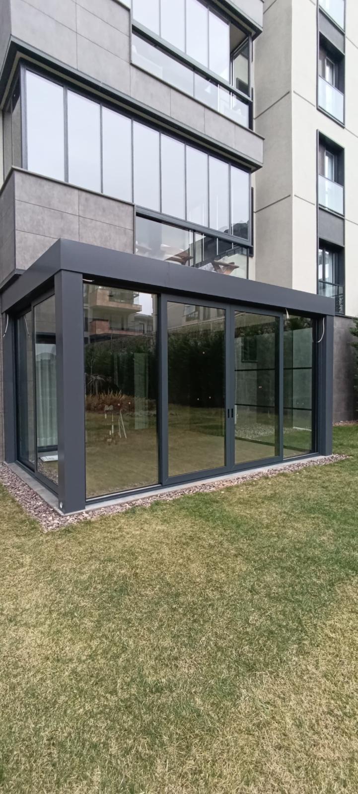 Kış Bahçesi Ve Giyotin 38